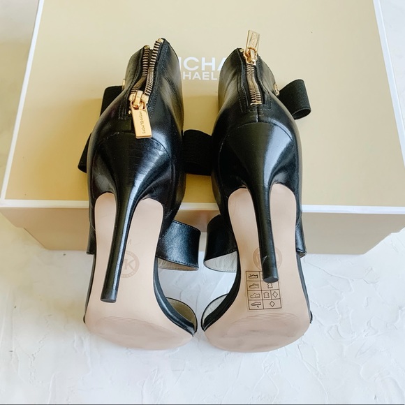 Michael Kors Codie Open Toe - Picture 2 of 3